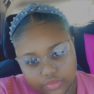 Meet your Posher, Vanthkia